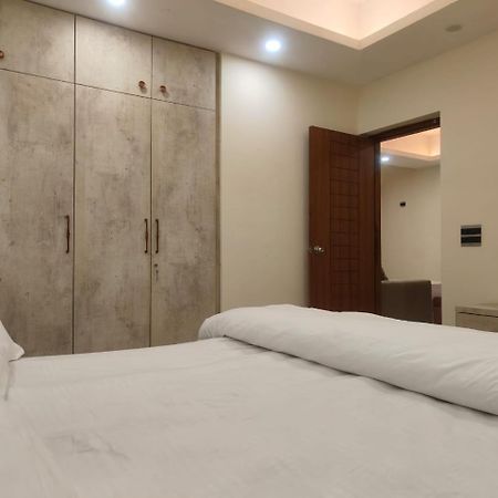 Villa In Vrindavan, Hare Krishna M Exterior photo