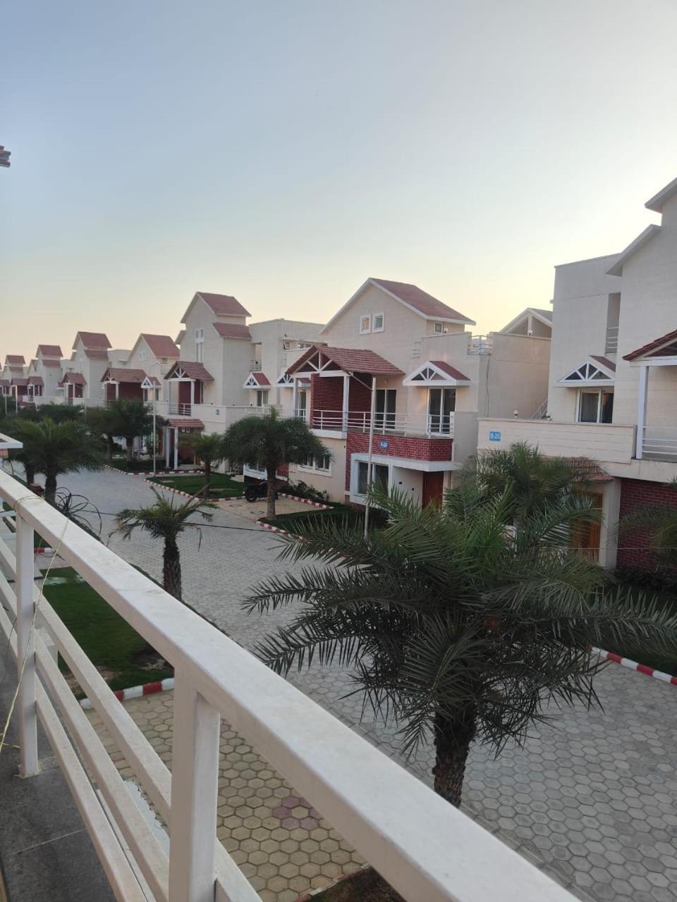 Villa In Vrindavan, Hare Krishna M Exterior photo