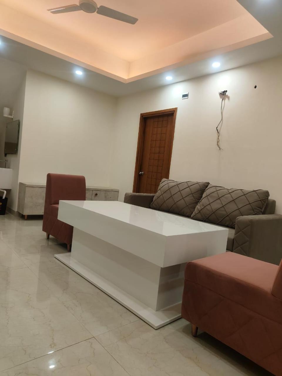 Villa In Vrindavan, Hare Krishna M Exterior photo